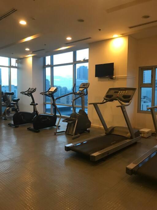 Staycation In Manila Zewnętrze zdjęcie